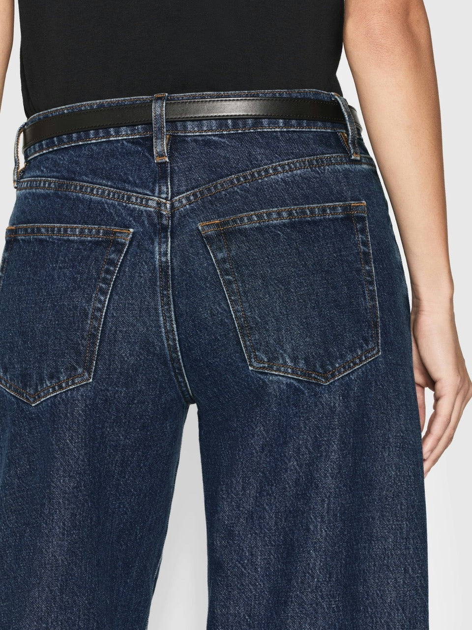 Frame  Low Slung Barrel Jeans